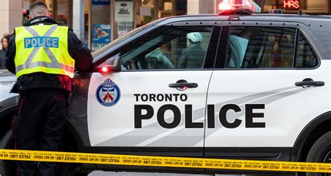 toronto cop charged with fraud